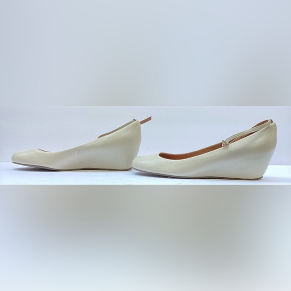 Aldo White Leather Bracelet shoes with wedge heel. Size 10 - Picture 4 of 8